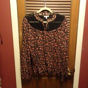 medium fall floral Maurice's  blouse with lace and buttons!